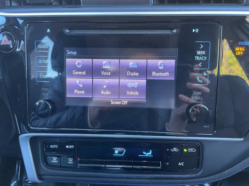 2018 Toyota Corolla SE - Image 16