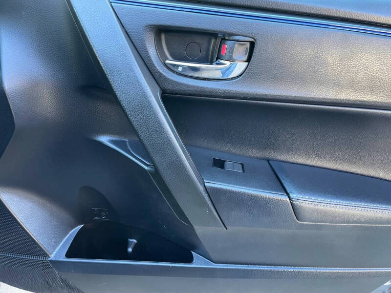 2018 Toyota Corolla SE - Image 23