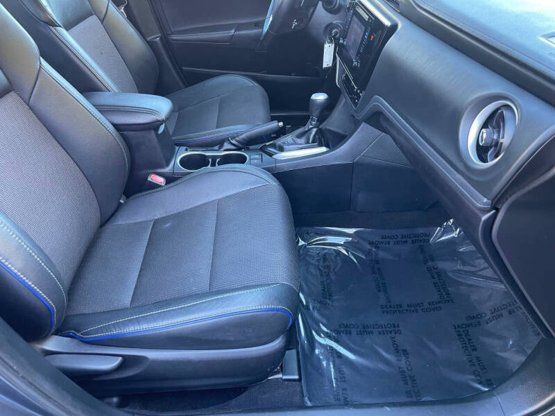 2018 Toyota Corolla SE - Image 9