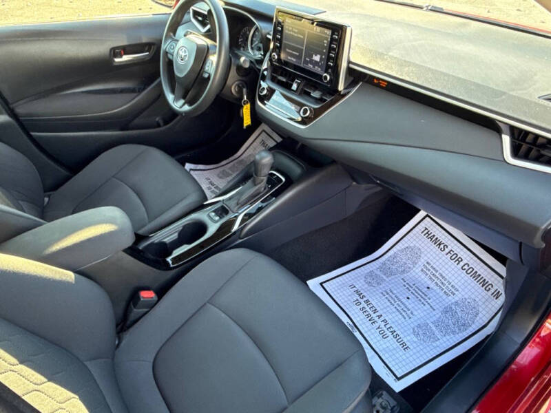2020 Toyota Corolla LE - Image 11