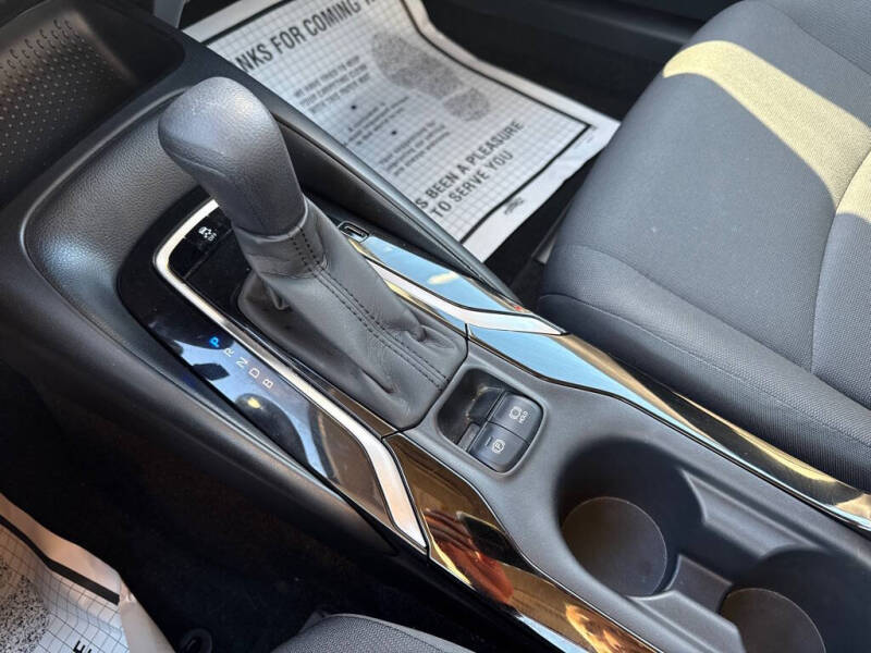 2020 Toyota Corolla LE - Image 10