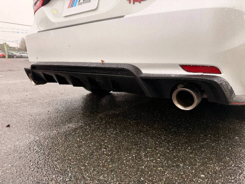 2022 Toyota Camry TRD - Image 13