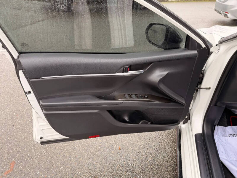 2022 Toyota Camry TRD - Image 14