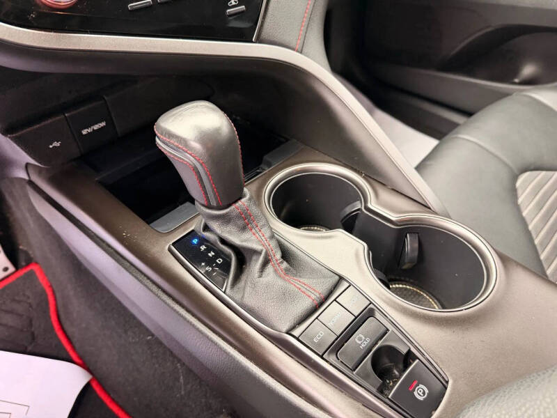 2022 Toyota Camry TRD - Image 21