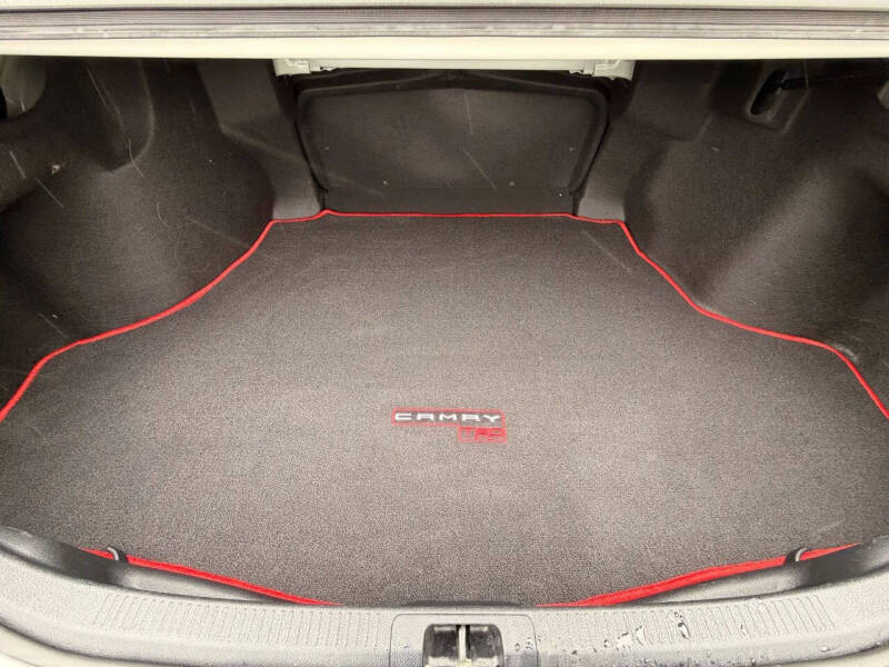 2022 Toyota Camry TRD - Image 27