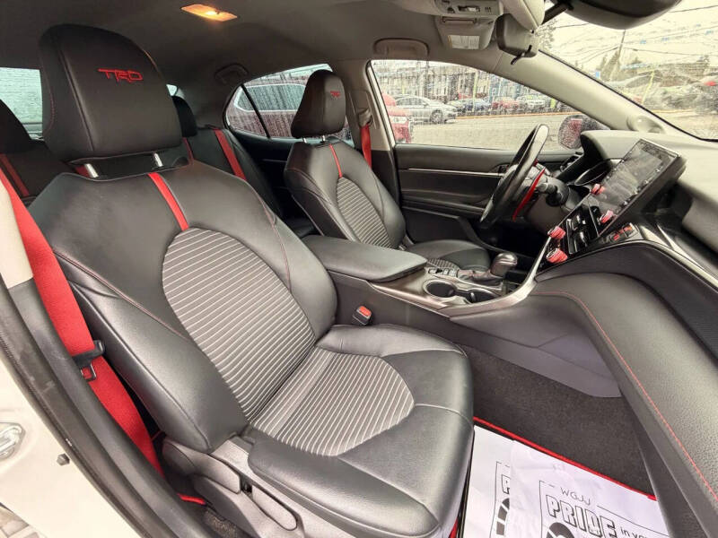 2022 Toyota Camry TRD - Image 29