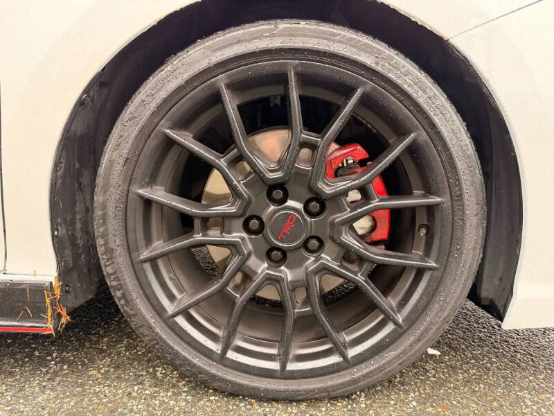 2022 Toyota Camry TRD - Image 9