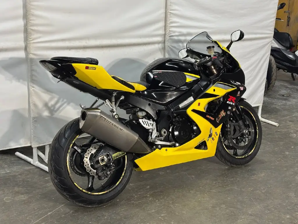 2005 Suzuki Sportbike Motorcycle GSX-R 1000 - Image 20