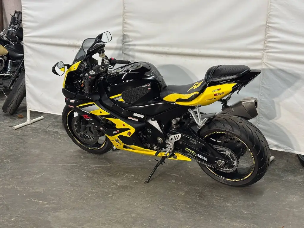 2005 Suzuki Sportbike Motorcycle GSX-R 1000 - Image 8