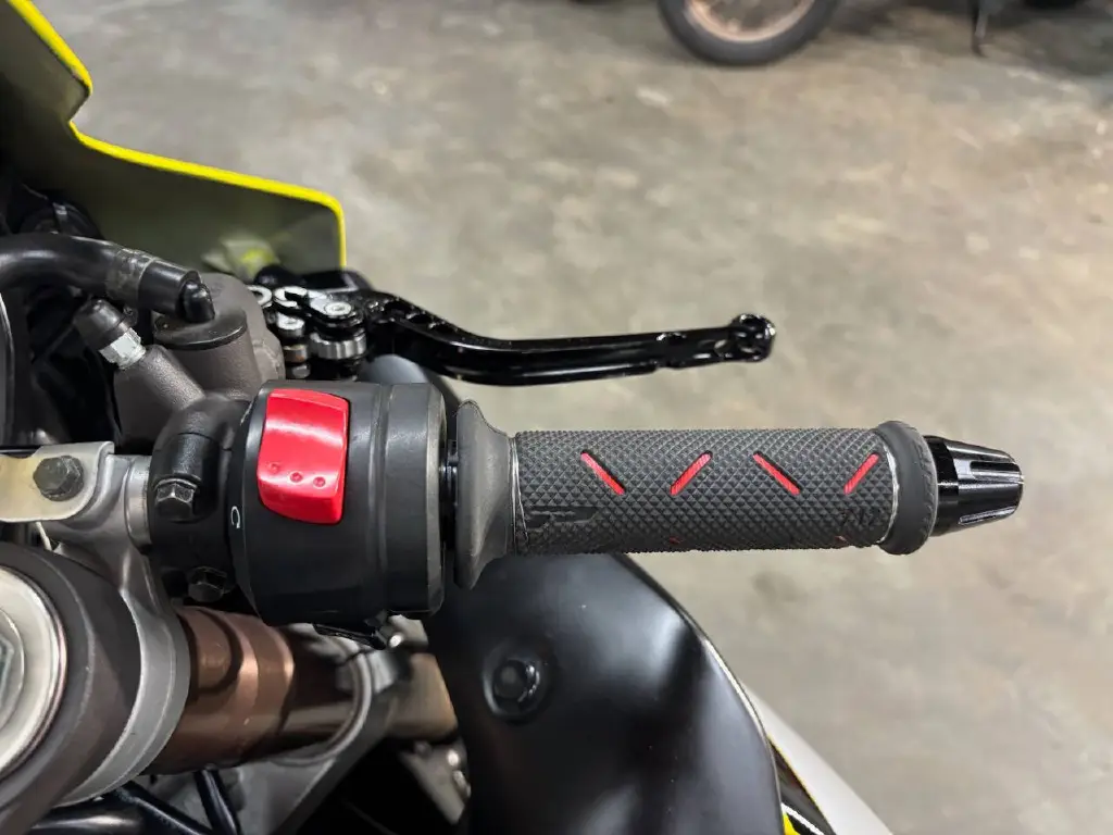 2005 Suzuki Sportbike Motorcycle GSX-R 1000 - Image 19