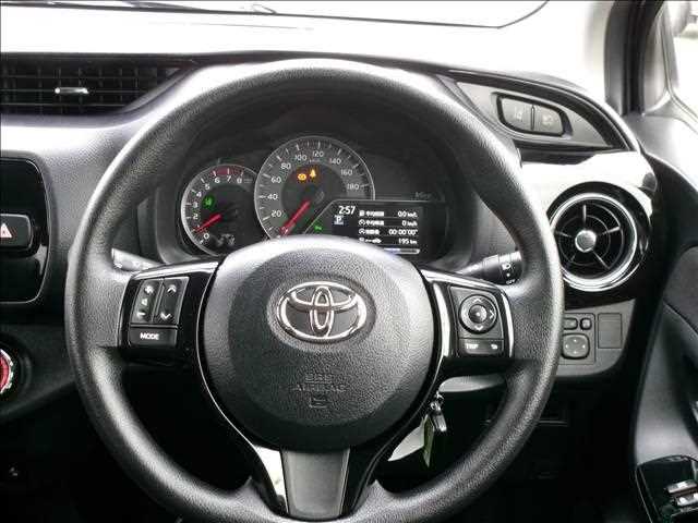 2020 Toyota Vitz - Image 5