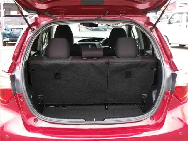 2020 Toyota Vitz - Image 12