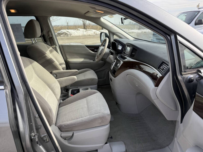 2017 Nissan Quest SV - Image 17