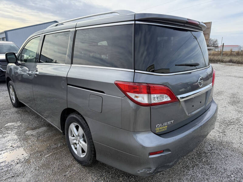 2017 Nissan Quest SV - Image 6