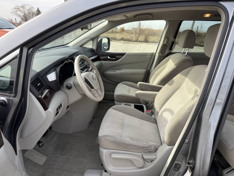 2017 Nissan Quest SV - Image 10