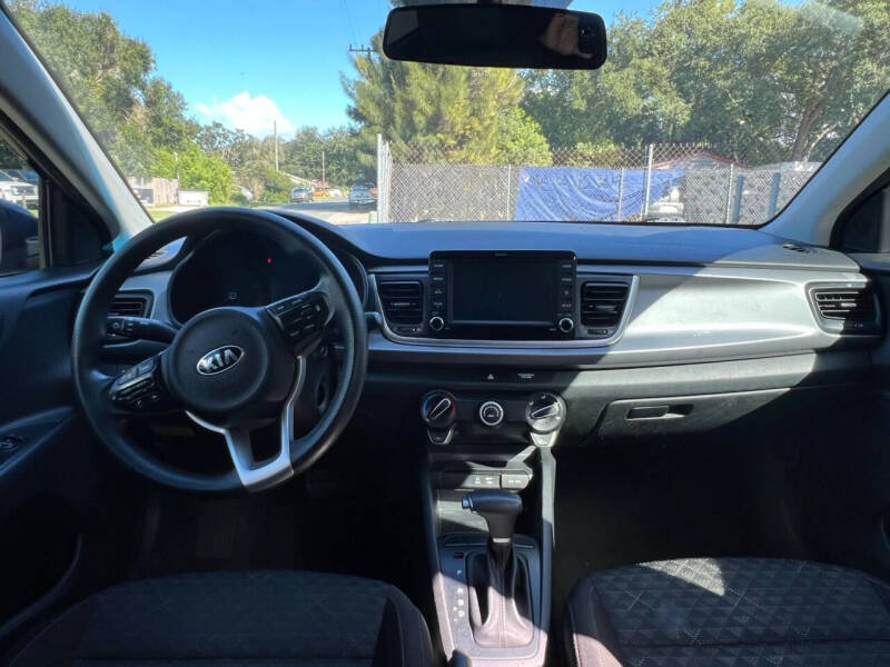 2020 Kia Rio - Image 13