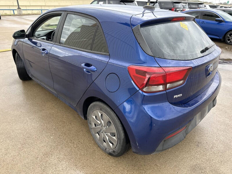 2020 Kia Rio - Image 21