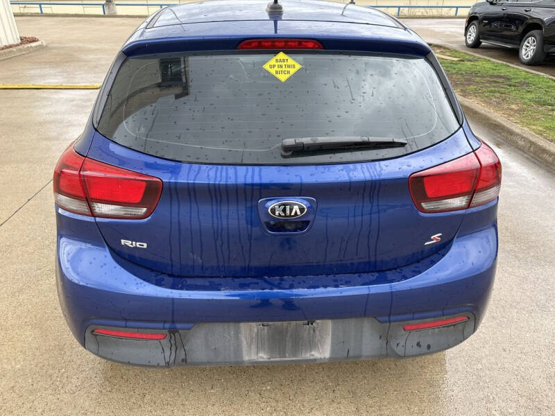 2020 Kia Rio - Image 22