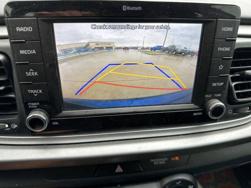 2020 Kia Rio - Image 23