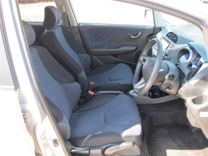 2010 Honda Fit - Image 15