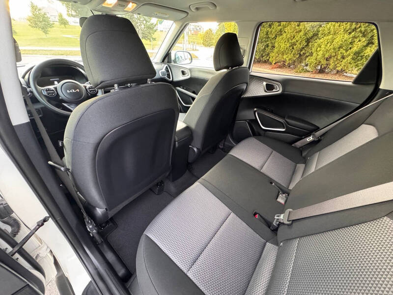 2023 Kia Soul LX - Image 11