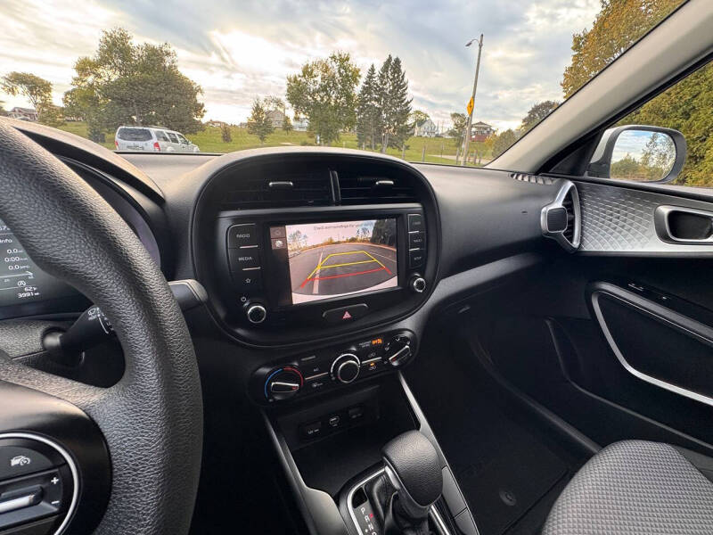 2023 Kia Soul LX - Image 16