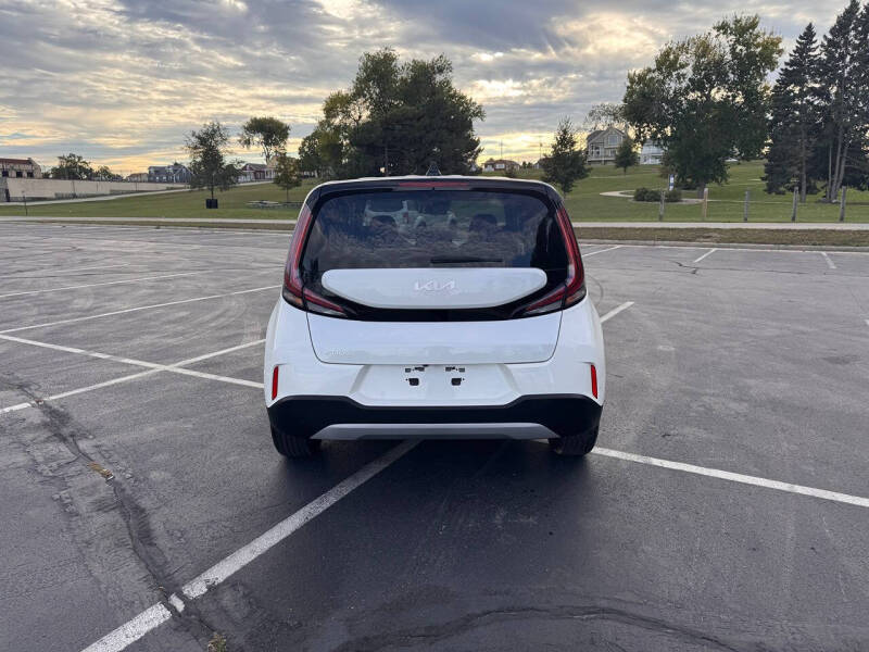 2023 Kia Soul LX - Image 6