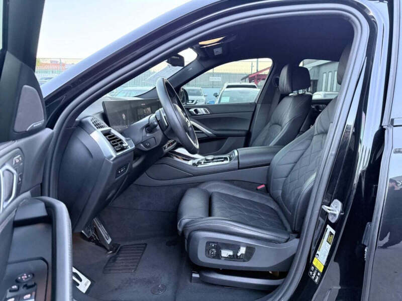 2024 BMW X6 xDrive40i - Image 11