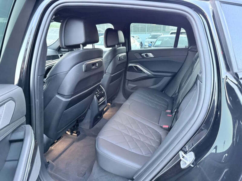 2024 BMW X6 xDrive40i - Image 14