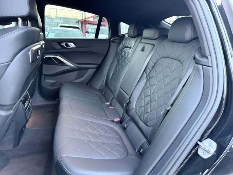 2024 BMW X6 xDrive40i - Image 15
