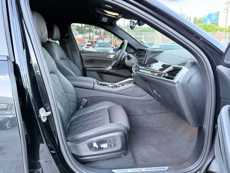 2024 BMW X6 xDrive40i - Image 18