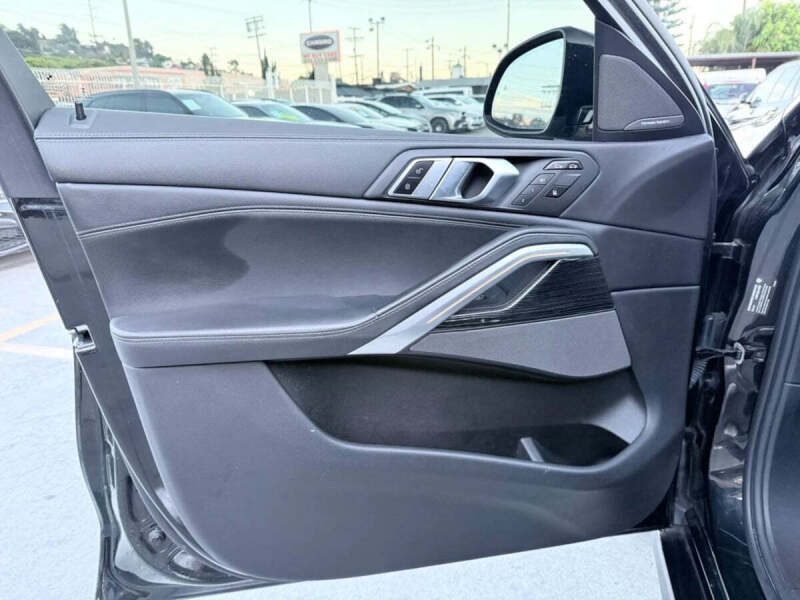 2024 BMW X6 xDrive40i - Image 9
