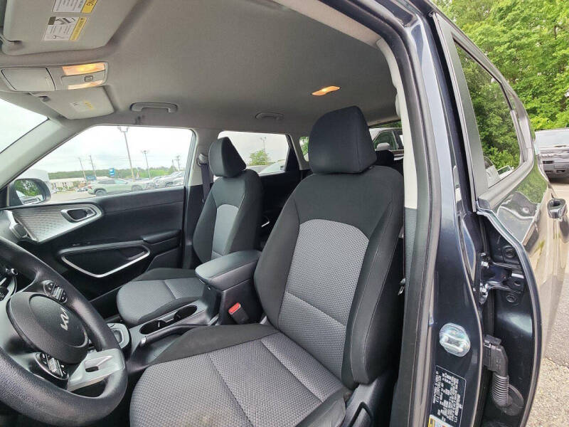 2024 Kia Soul LX - Image 18