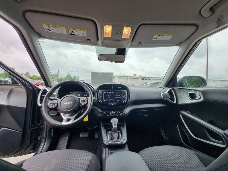2024 Kia Soul LX - Image 20