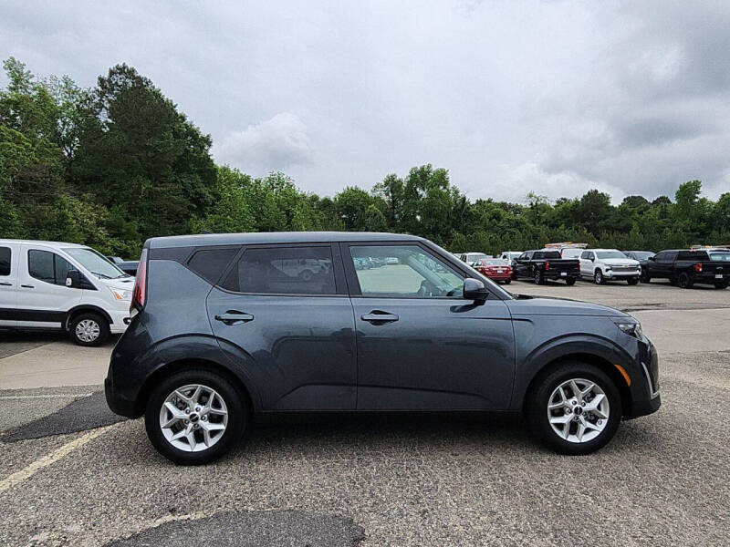 2024 Kia Soul LX - Image 6