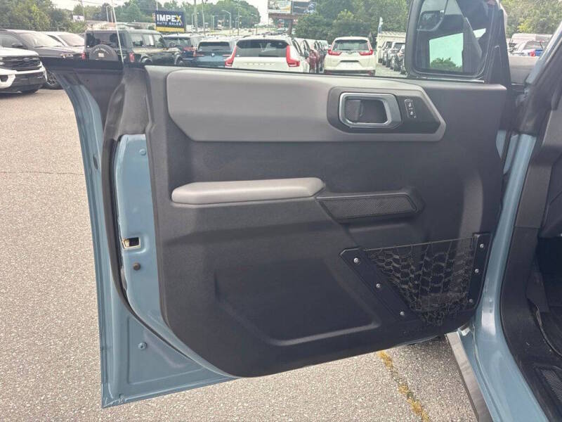 2022 Ford Bronco 4x4 Base 4dr SUV - Image 11