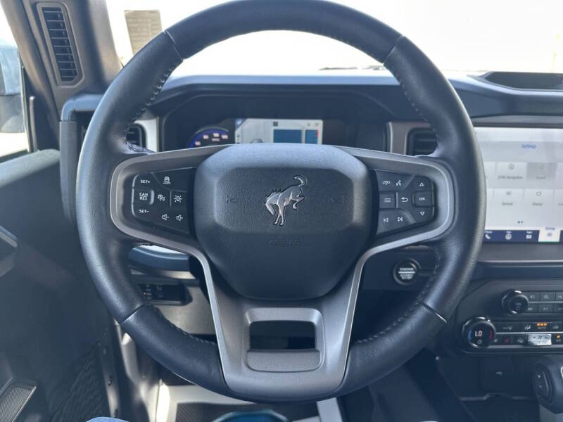2023 Ford Bronco Outer Banks - Image 12