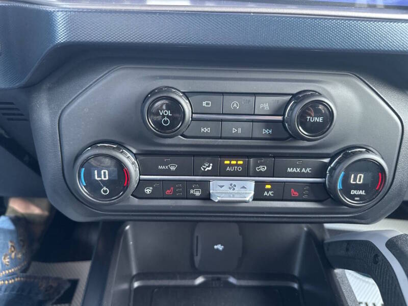 2023 Ford Bronco Outer Banks - Image 19