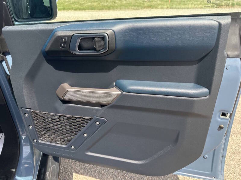 2023 Ford Bronco Outer Banks - Image 35