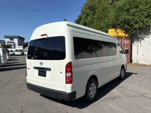 Toyota Hiace Commuter 2025 - Image 3