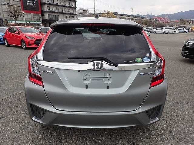 Honda Fit 2016 Hybrid F package - Image 3