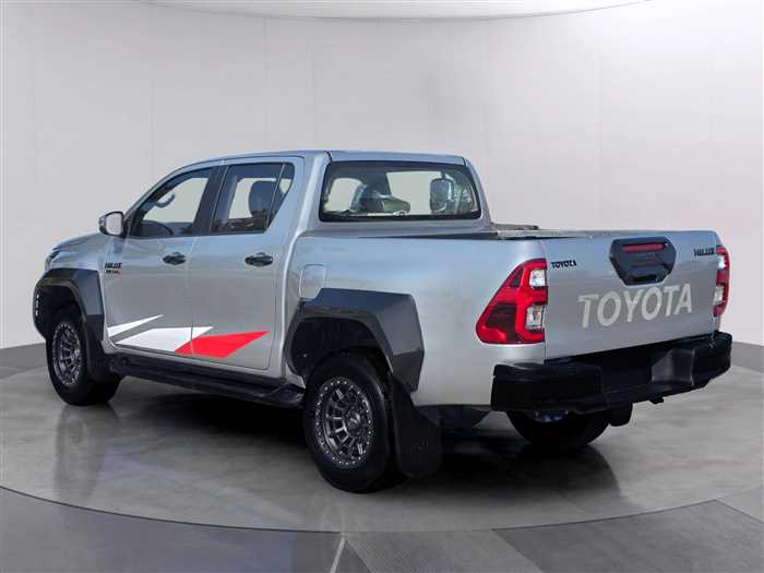 Used Toyota Hilux 2017 - Image 5