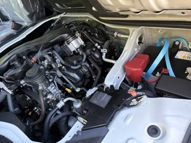 Toyota Hiace Commuter 2025 - Image 9