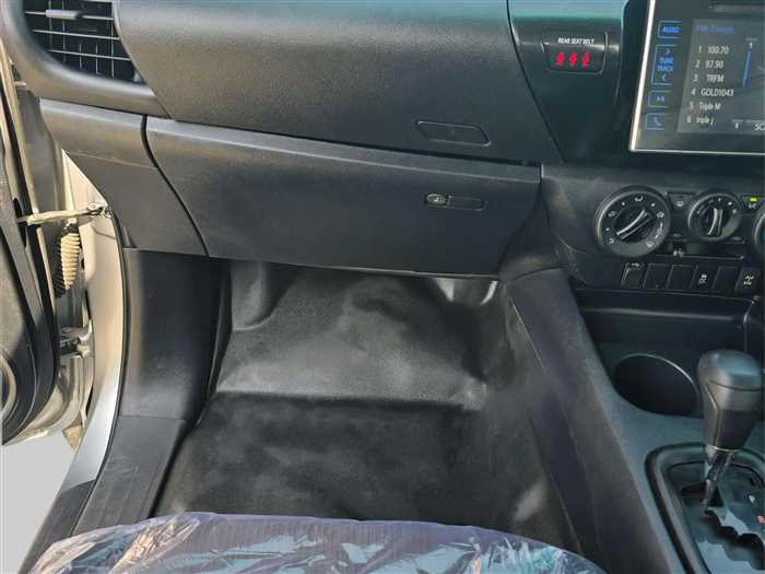 Used Toyota Hilux 2017 - Image 10