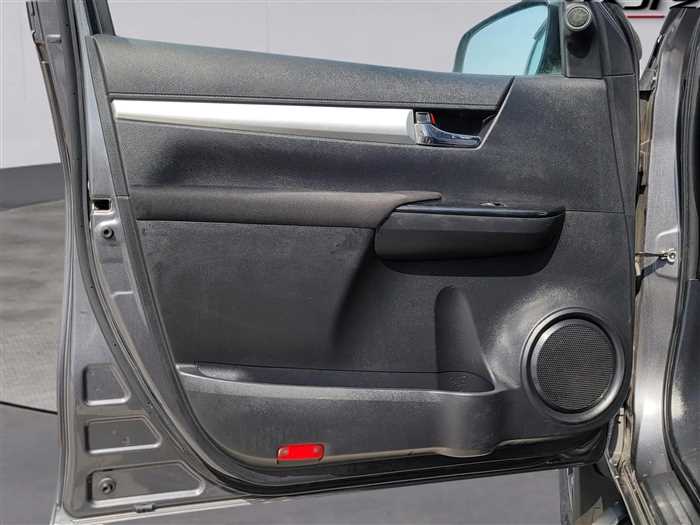 Toyota Hilux 2017 - Image 11