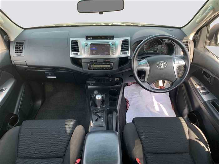 Toyota Hilux 2014 SR5 - Image 11