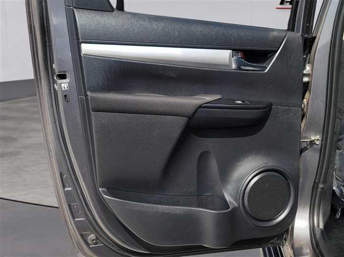 Toyota Hilux 2017 - Image 12