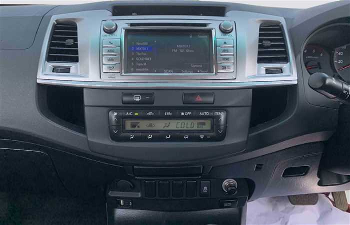 Toyota Hilux 2014 SR5 - Image 14