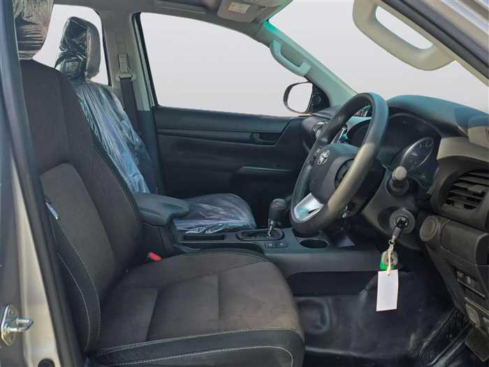 Used Toyota Hilux 2017 - Image 15