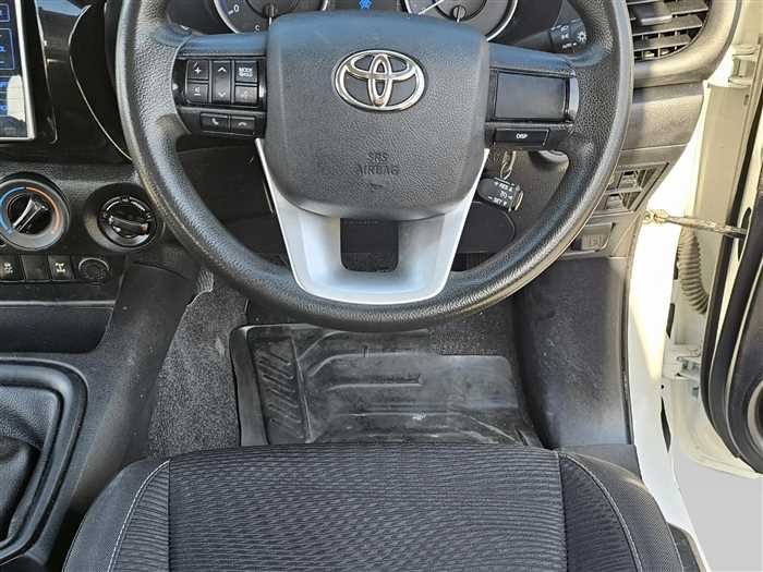 Toyota Hilux 2016 - Image 16